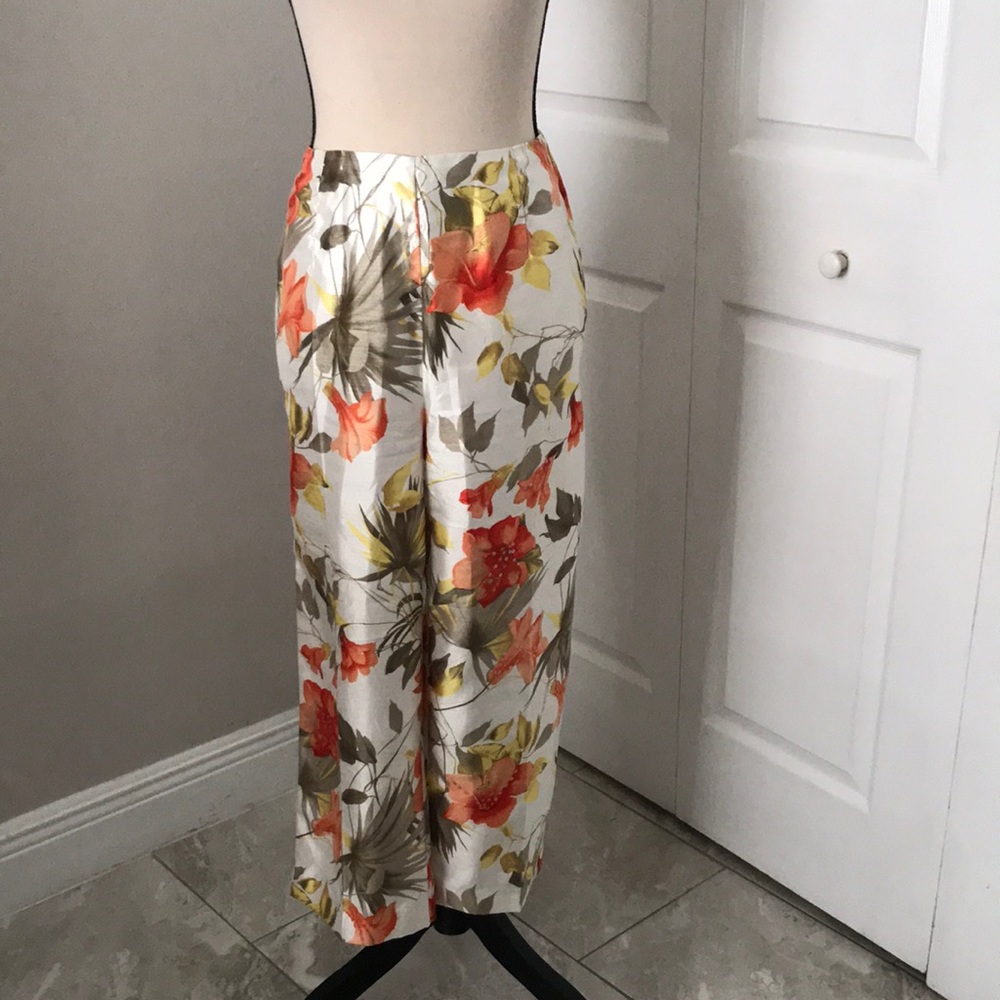 DRESSBARN Women Satin Flowers Print Crop Pants | 8